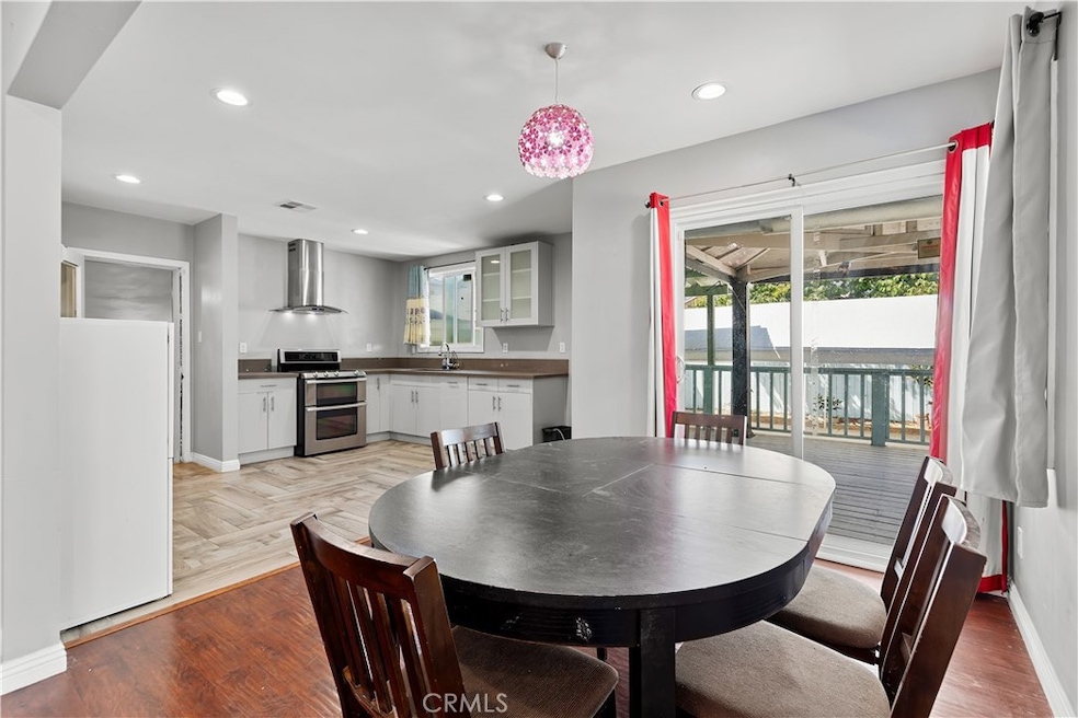 For Sale $929,000 • Co-Listing Agent