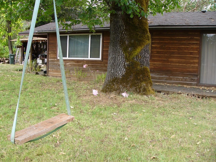 9584 W Evans Creek Rd, Rogue River, OR 97537 - photo 1