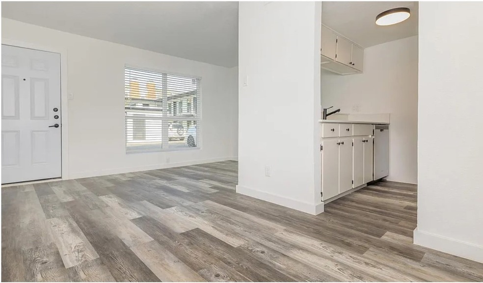 5421 Bryan St unit B111, Dallas, TX 75206 - photo 1