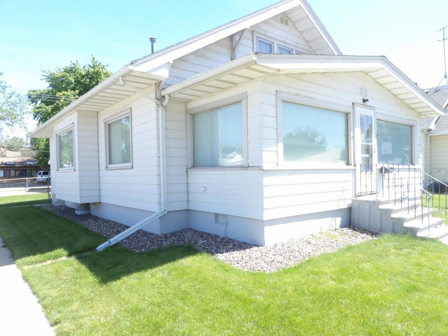 810 1st Ave SW, Austin, MN 55912 - photo 1