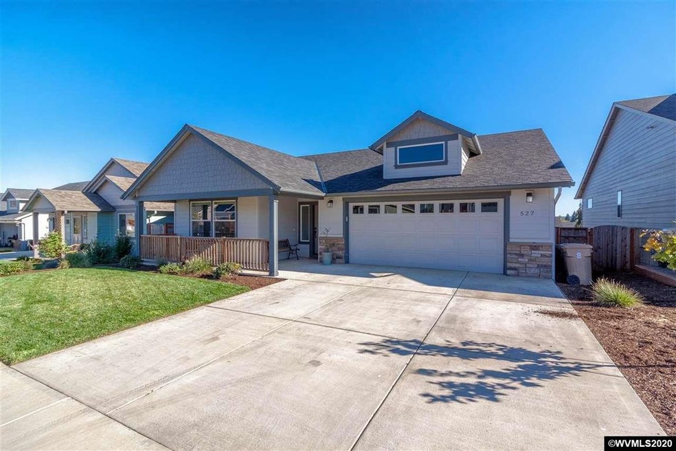 527 NE Fern Ave, Dallas, OR 97338 - photo 1