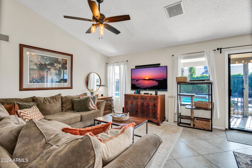 1301 E Taro Ln, Phoenix, AZ 85024 - photo 1