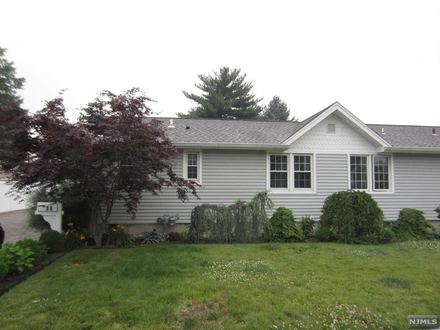 16 Caruth Ave unit 18, Elmwood Park, NJ 07407 - photo 1