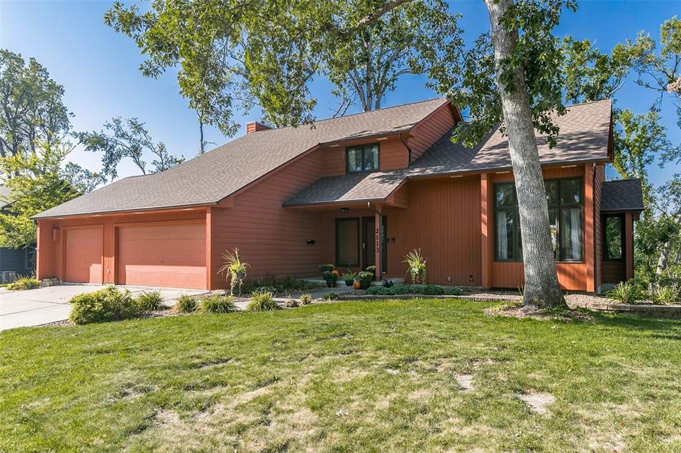 Front view of home in established neighborhood