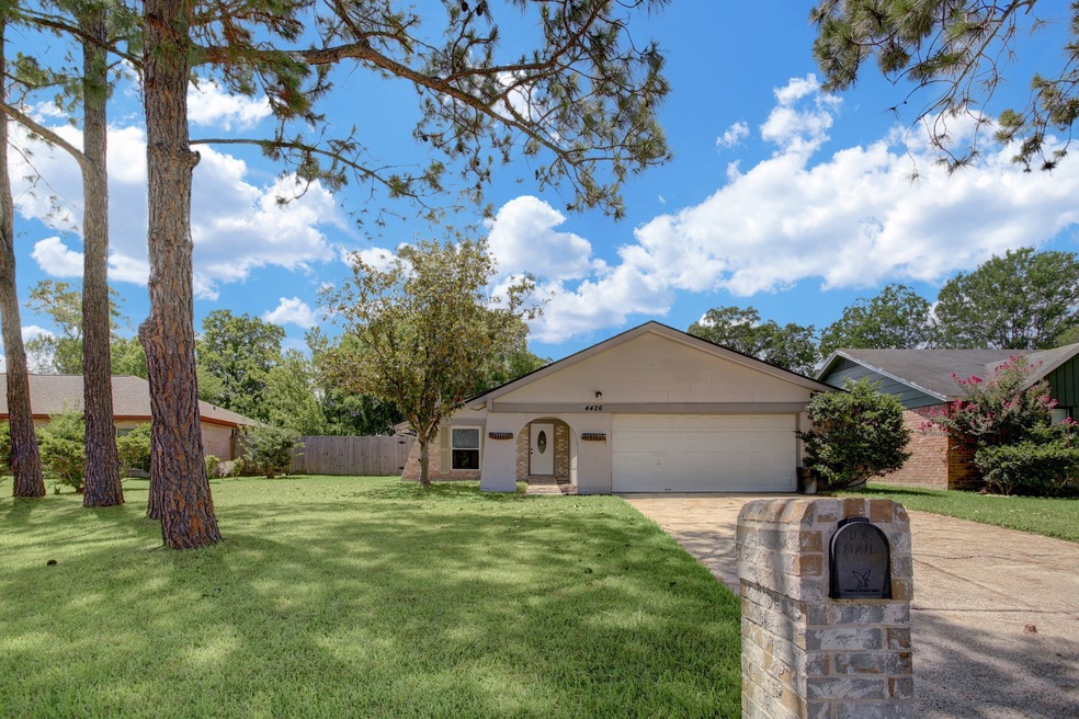 4426 Peridot Ln, Friendswood, TX 77546 - photo 1