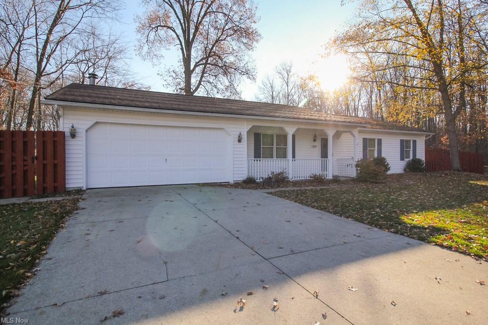 879 Sunset Ave, Sheffield Lake, OH 44054 - photo 1