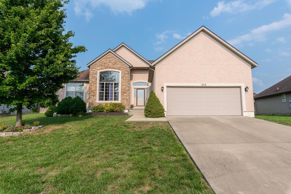 828 S Cobble Creek Blvd, Nixa, MO 65714 - photo 1