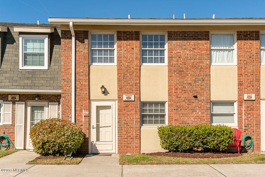 Pine Knoll Townes, 41