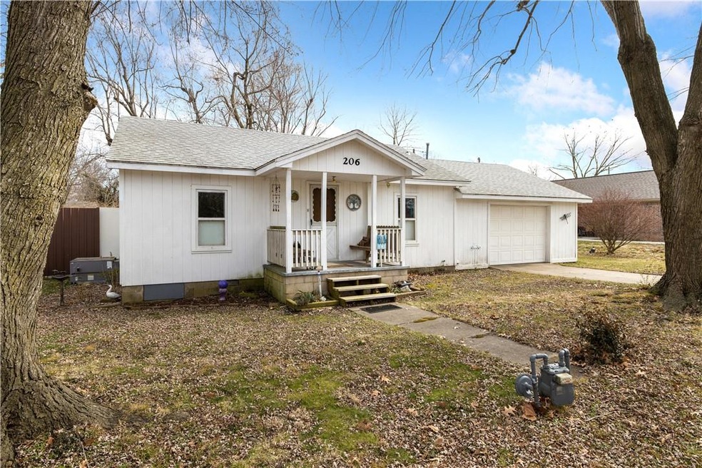 206 Walnut St, Prairie Grove, AR 72753 - photo 1