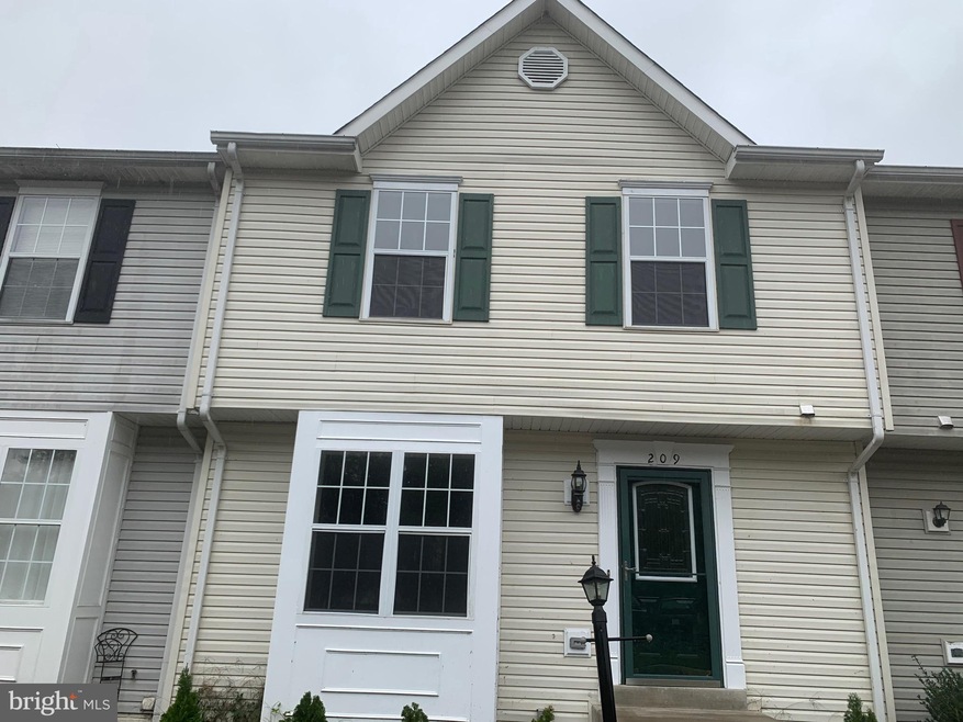 209 Potomac Hills Dr, Stafford, VA 22554 - photo 1