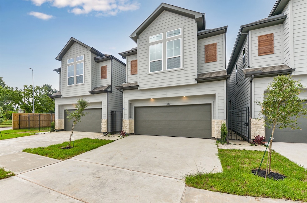 5516 Rosslyn Rd, Houston, TX 77091 - photo 1