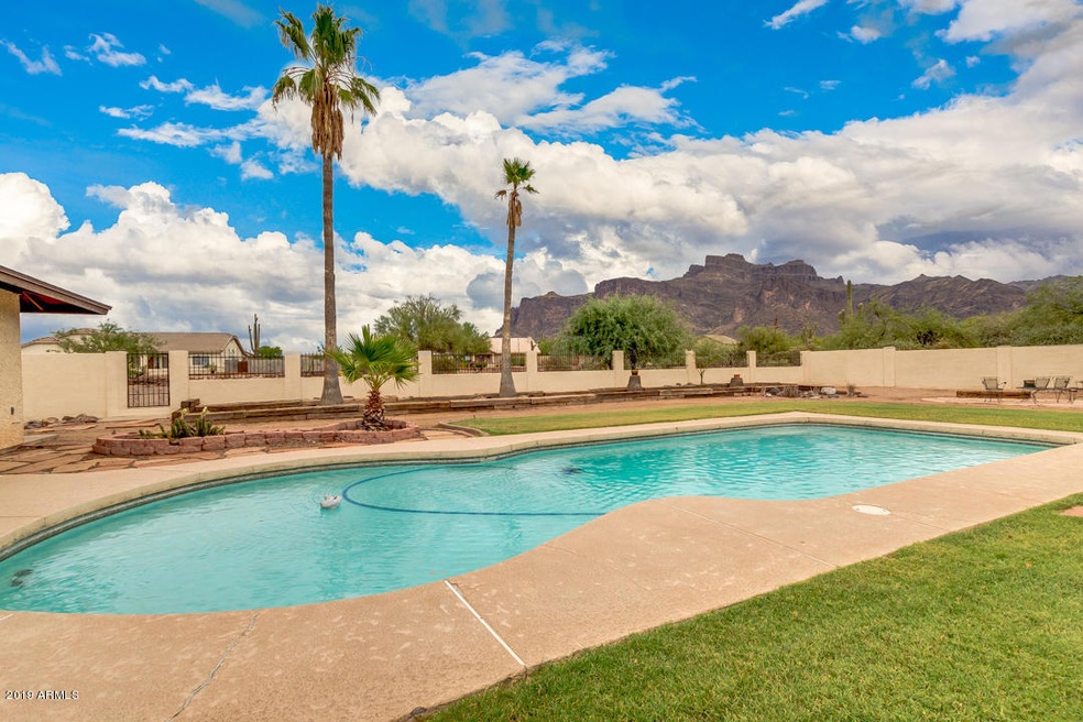 pool & views
