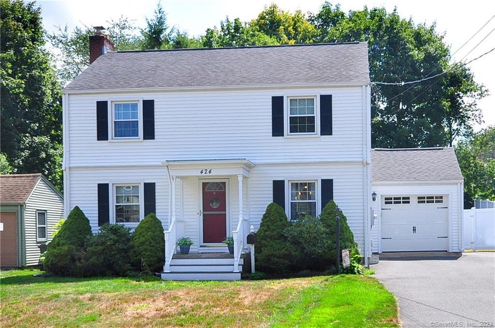 Welcome to 424 Brimfield Road in Wethersfield!