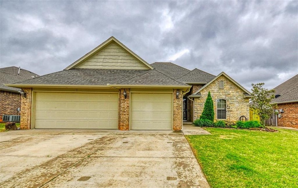 2512 SE 8th St, Moore, OK 73160 - photo 1