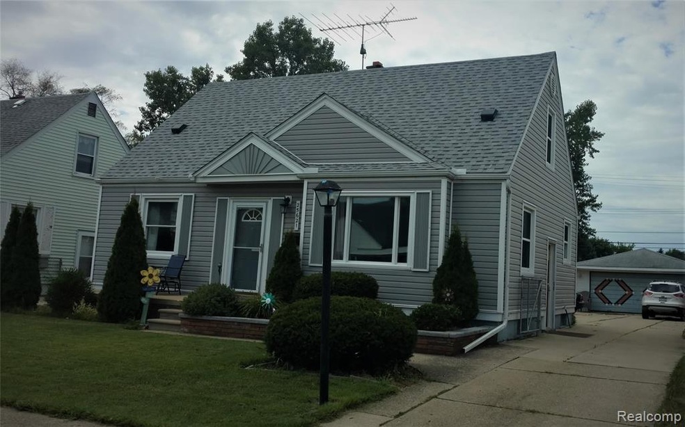 25621 Wiseman St, Roseville, MI 48066 - photo 1