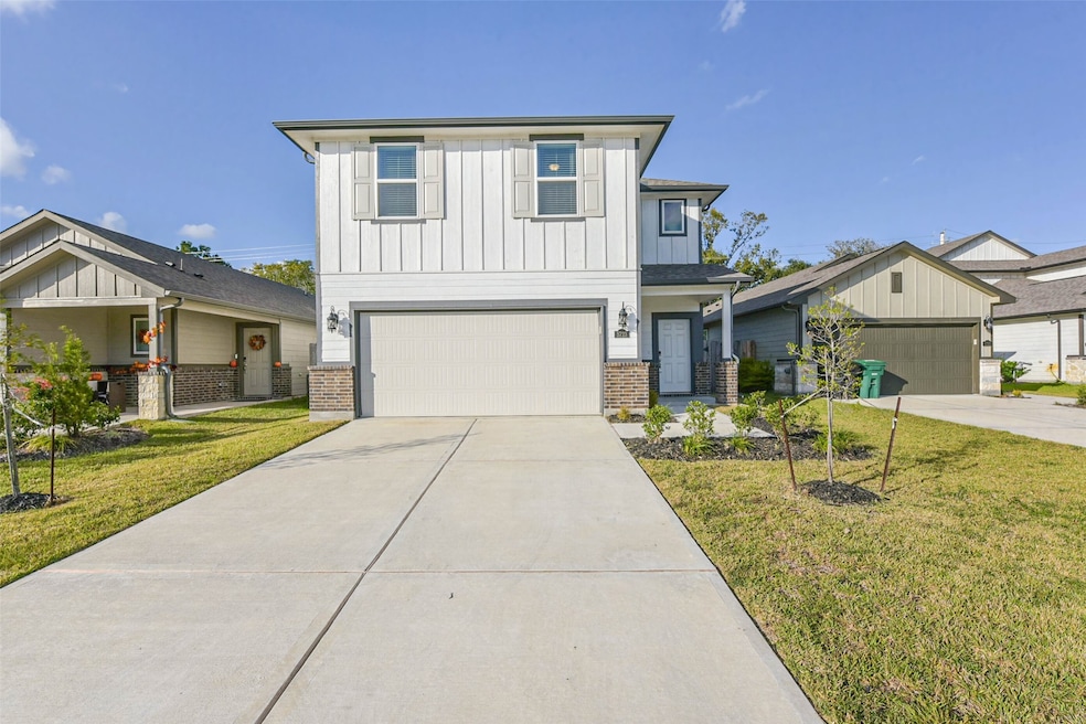5723 Madden Ln, Houston, TX 77048 - photo 1