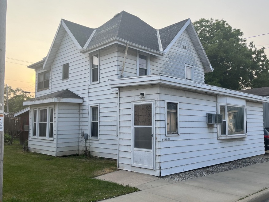 9 River St, Belleville, WI 53508