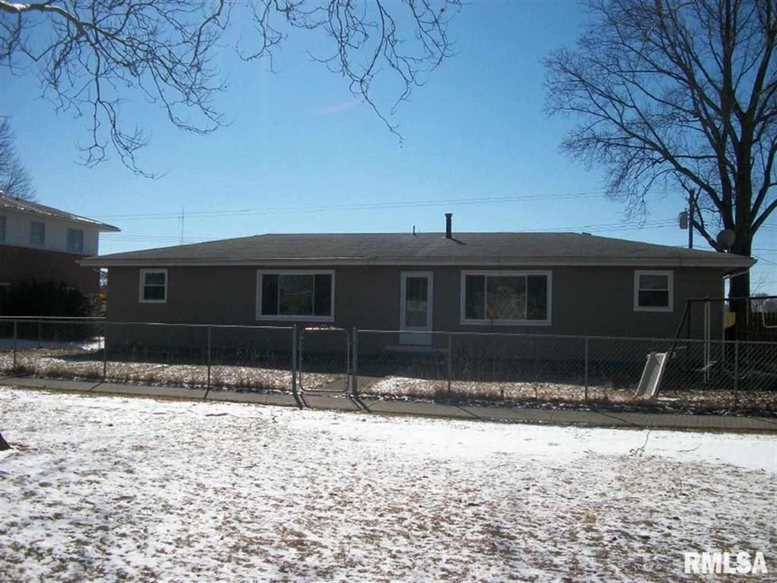 290 Campus View Dr, Lincoln, IL 62656 - photo 1