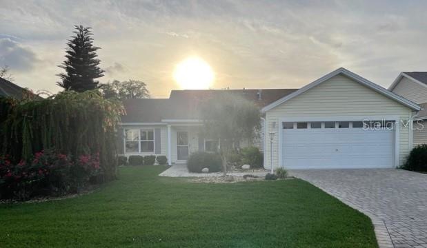 664 Evelynton Loop, The Villages, FL 32162 - photo 1