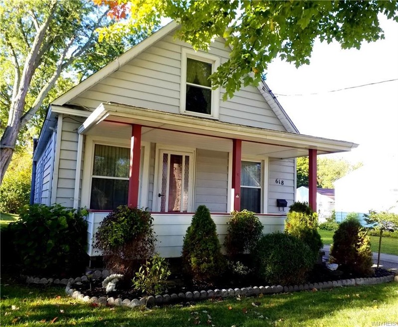 618 Wardell Ave, North Tonawanda, NY 14120 - photo 1