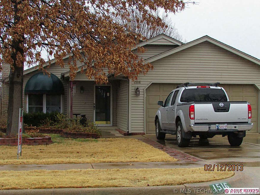 1516 W Phoenix Place, Broken Arrow, OK 74011 - photo 1
