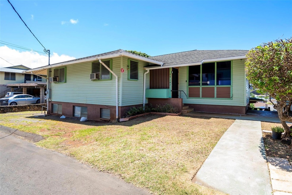 2 Story home with 3 total units includes a covered