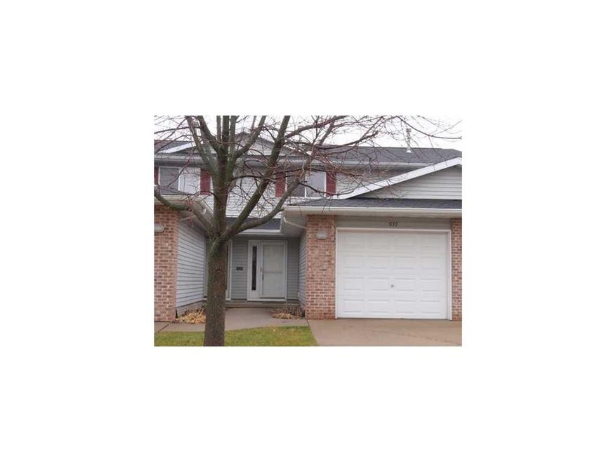 939 Grand Avenue Ct, Marion, IA 52302 - photo 1