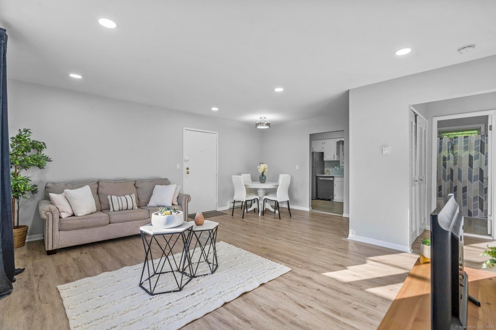 75 Colebrook Ct unit F, Branford, CT 06405 - photo 1