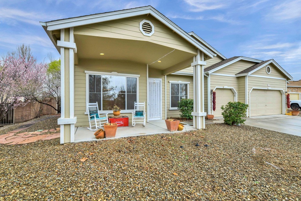 Huge porch in the front