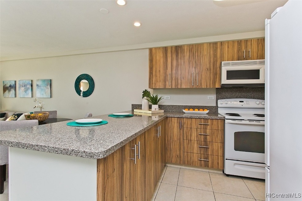 Beautifully remodeled kitchen, Quartz Countertops,