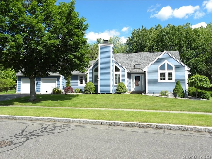 98 Meadowbrook Dr, Manchester, CT 06042 - photo 1