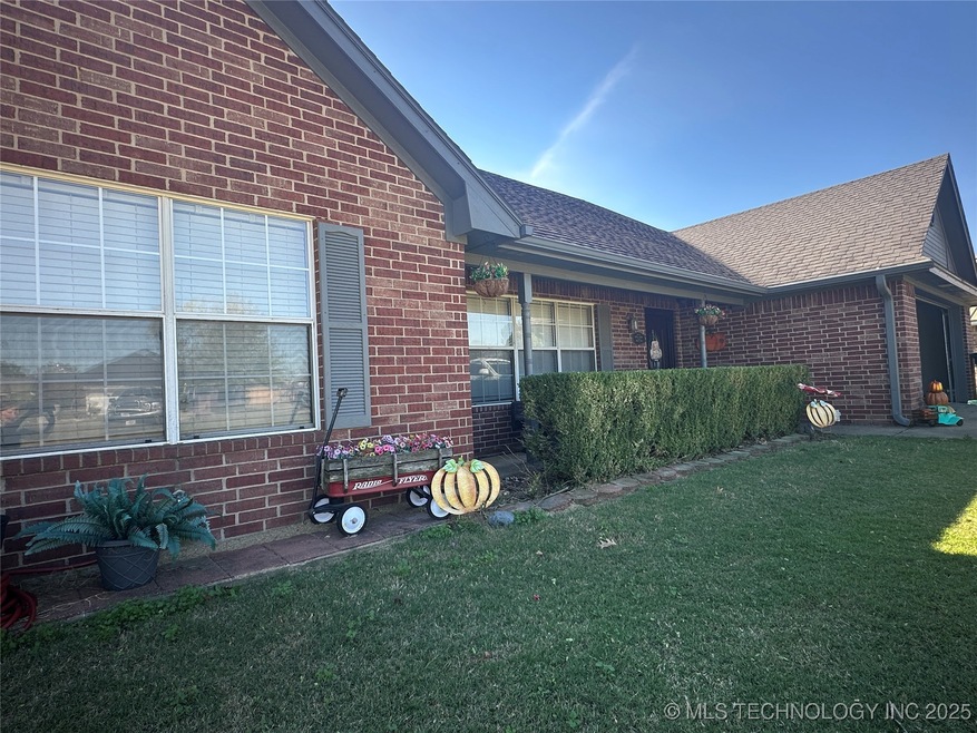 139 Summit Cir, Durant, OK 74701 - photo 1