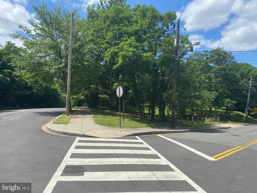 5403 D St SE, Washington, DC 20019 - photo 1