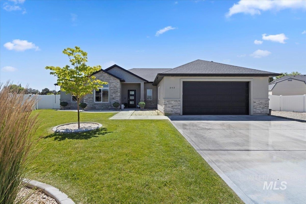 Sold • Co-Listing Agent