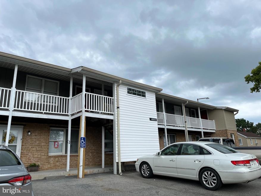 123 W 7th Ave unit 12, Ranson, WV 25438 - photo 1