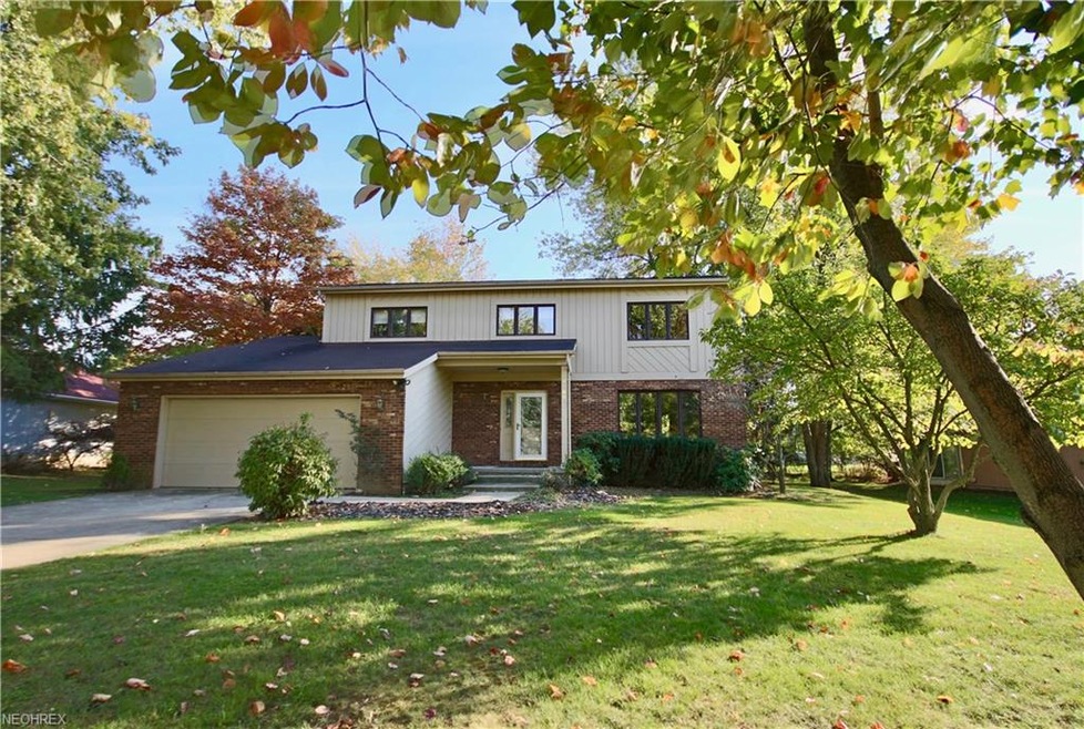 Welcome to 4788 Rachel Lane-- A wonderful private 