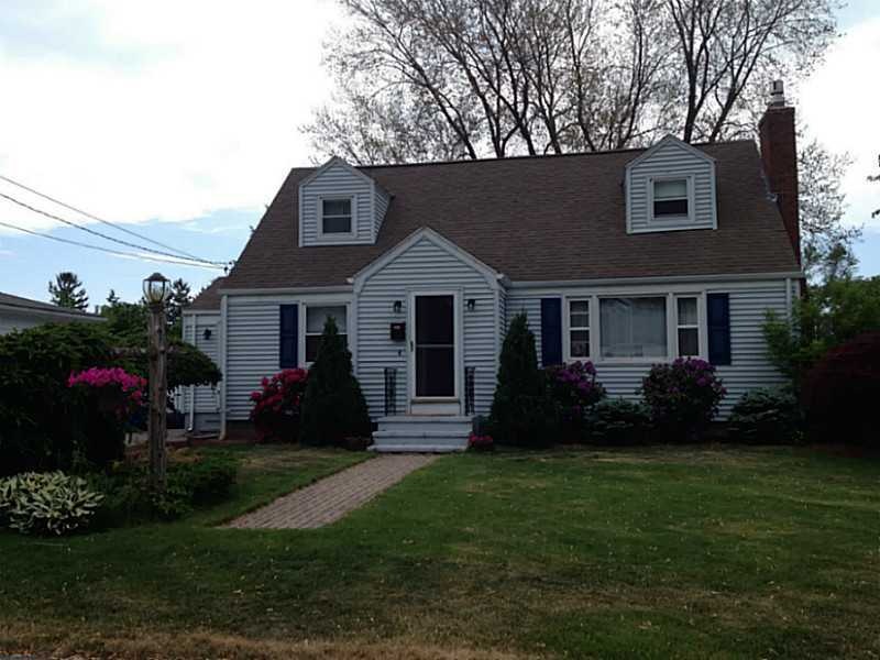 18 Winthrop St, Riverside, RI 02915 - photo 1