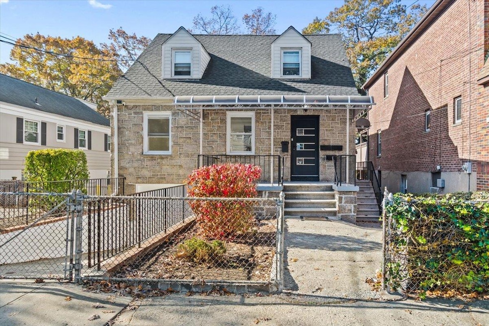 127 King Ave unit 1, Yonkers, NY 10704 - photo 1