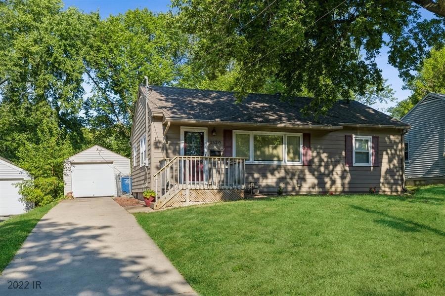 1520 62nd St, Des Moines, IA 50311 - photo 1