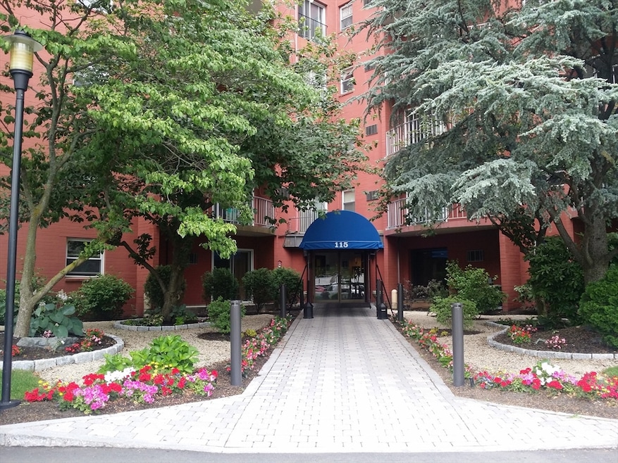 Sagamore Place Condominiums unit 918, Quincy, MA 02171 - photo 1