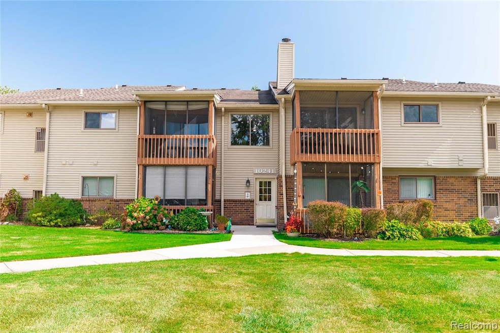 10241 Nancys Blvd unit 56, Grosse Ile, MI 48138 - photo 1