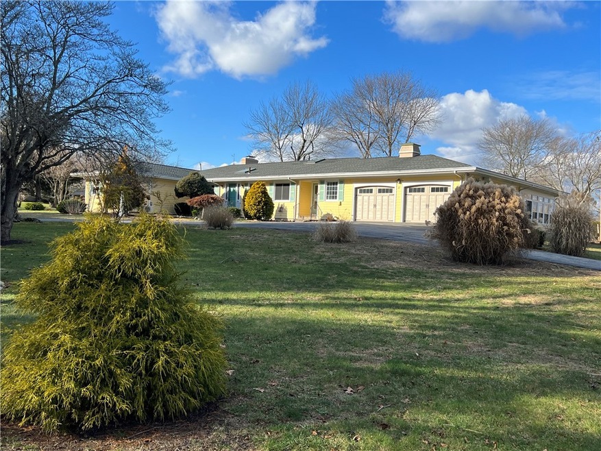 11 Dees Cir, Warwick, RI 02889 - photo 1