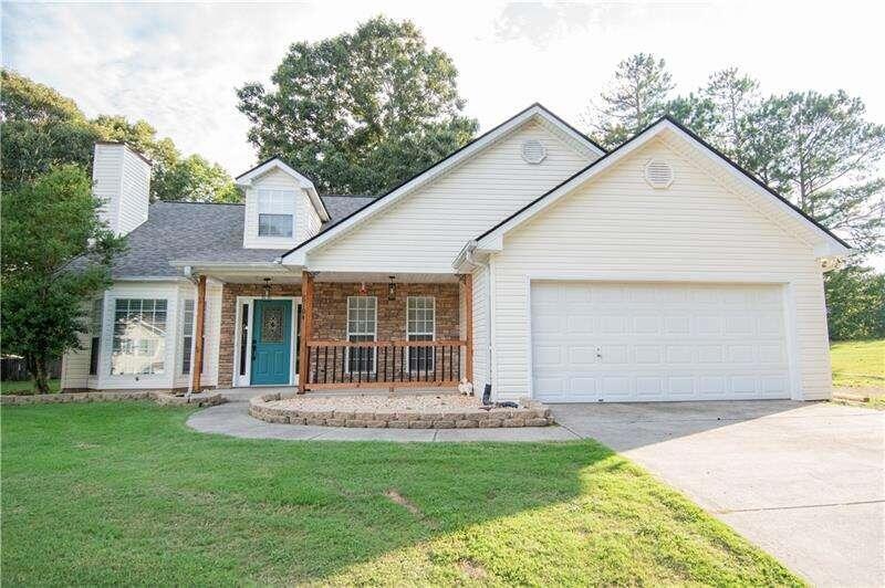 6104 Live Oak Dr, Flowery Branch, GA 30542 - photo 1