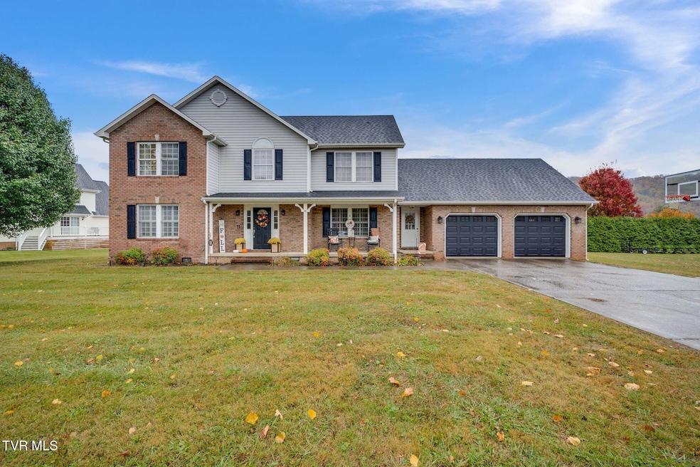 For Sale $549,900 • Co-Listing Agent