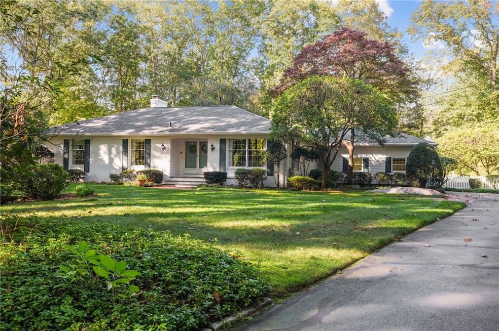 161 Gilbert Stuart Dr, East Greenwich, RI 02818 - photo 1