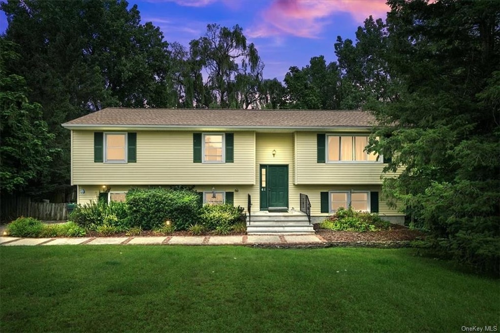 41 Rutledge Ave, Highland Mills, NY 10930 - photo 1