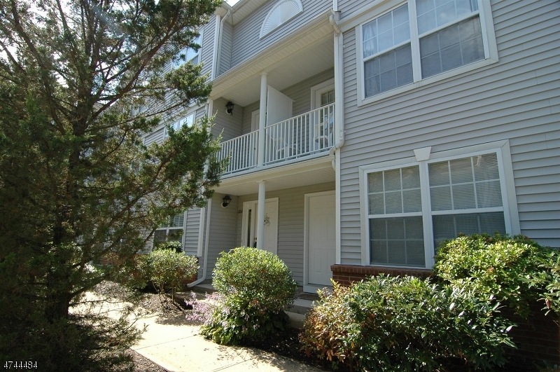 206 Lindsey Dr unit 65B06, Hackettstown, NJ 07840 - photo 1