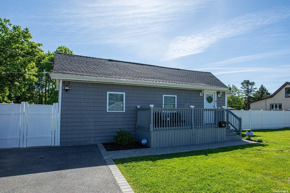 85 Commack Rd, Islip, NY 11751 - photo 1