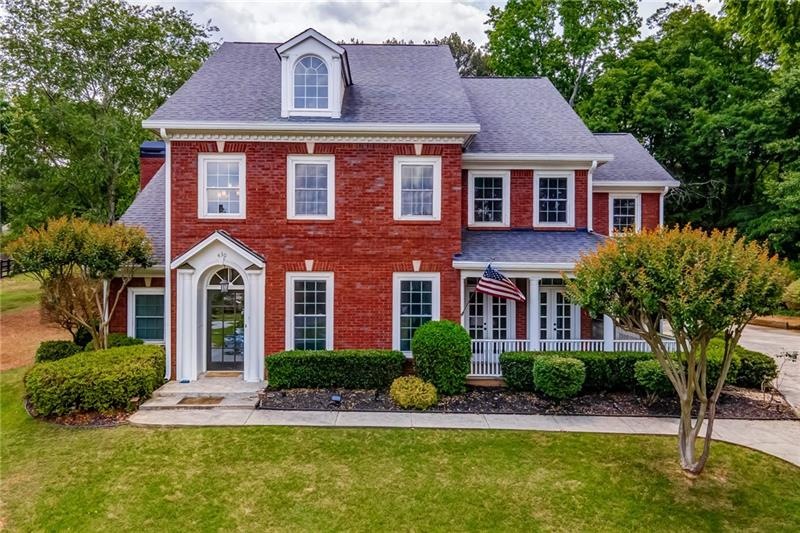 Immaculate, move-in ready home in sought-after Ros