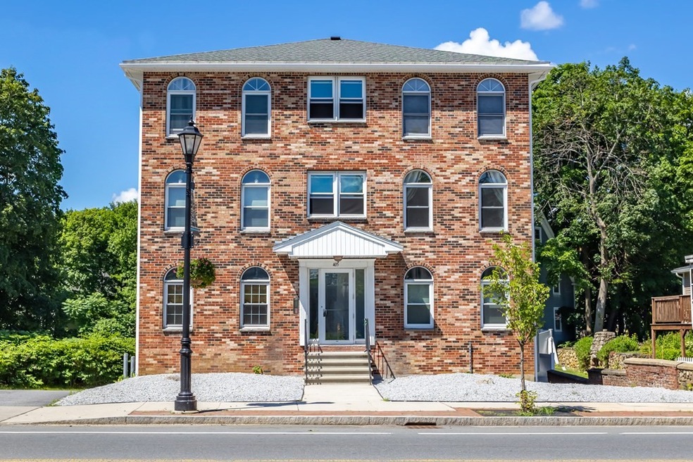 405 Boston Rd unit 4, Billerica, MA 01821 - photo 1